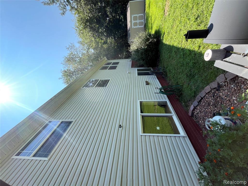 28524 Elwell Road Belleville, MI 48111 - Photo 23 of 84