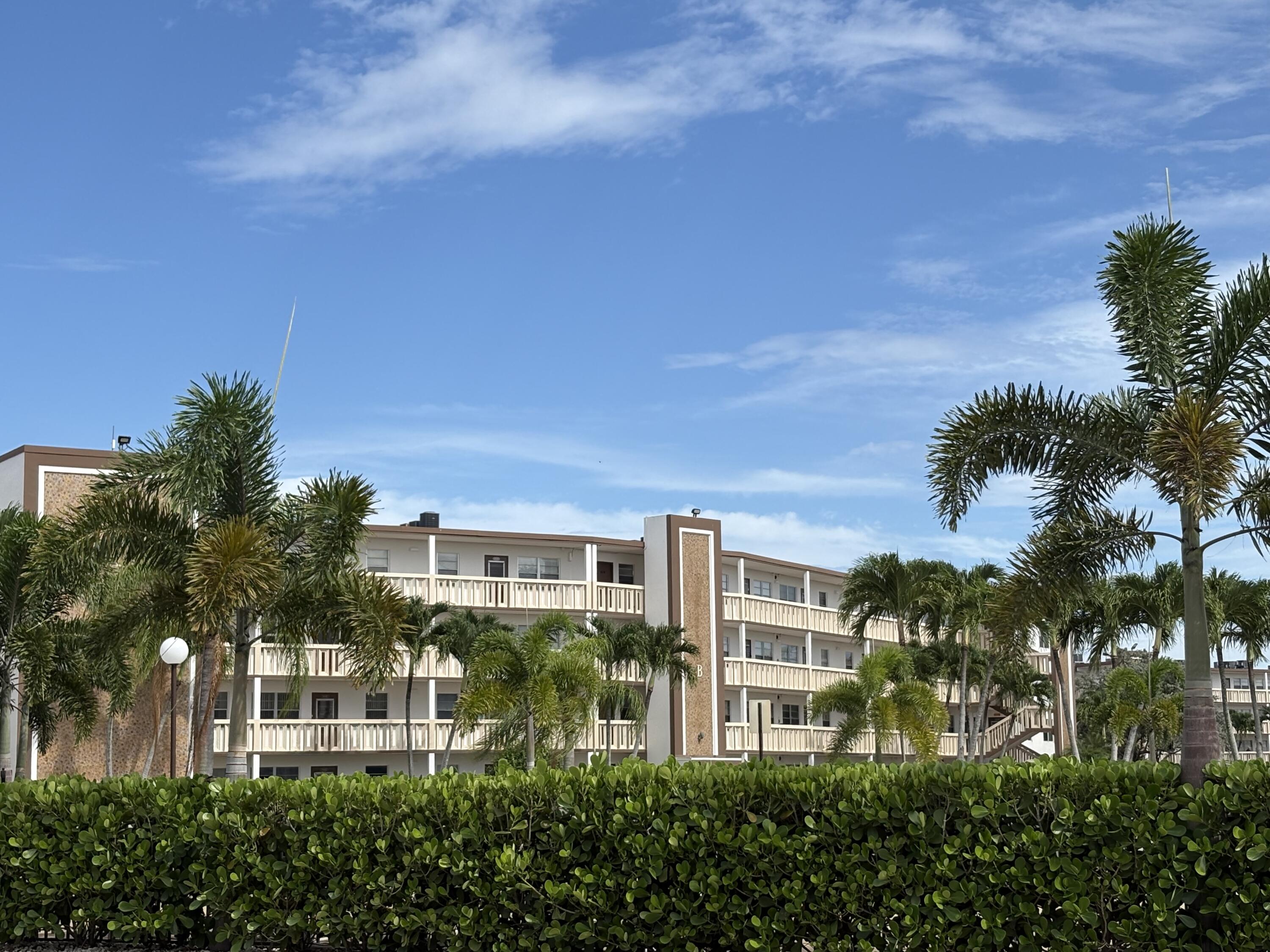 4046 Guilford C Boca Raton, FL 33434 - Photo 2 of 25 Guildford Condo