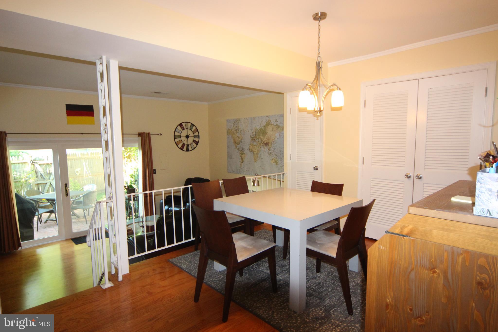8220 Tory Road, Unit 144 Springfield, VA 22152 - Photo 7 of 27 Dining Room w/Hardwood Floors
