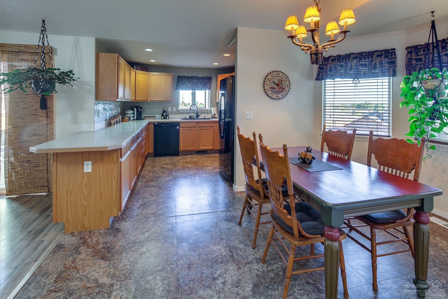 2467 Southwest 33rd Street Redmond, OR 97756 - Photo 7 of 24 Additional Photo
