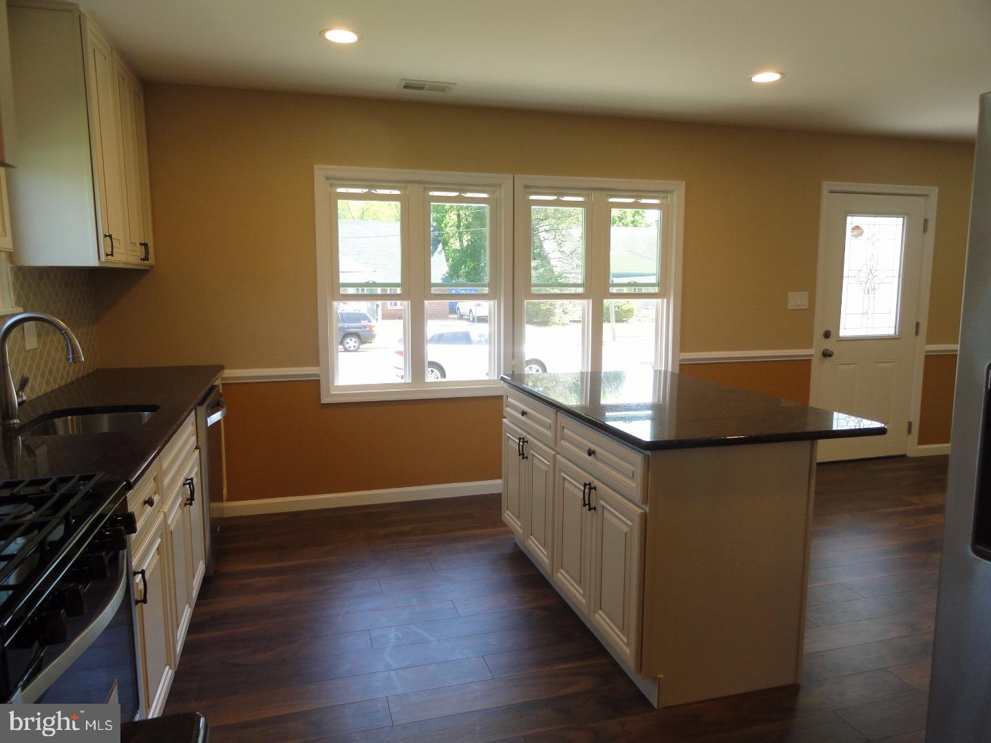 2804 Norcom Road Philadelphia, PA 19154 - Photo 7 of 19 Gallery Image 7