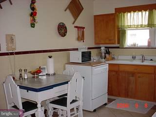 117 Shelbourne Road Havertown, PA 19083 - Photo 4 of 6