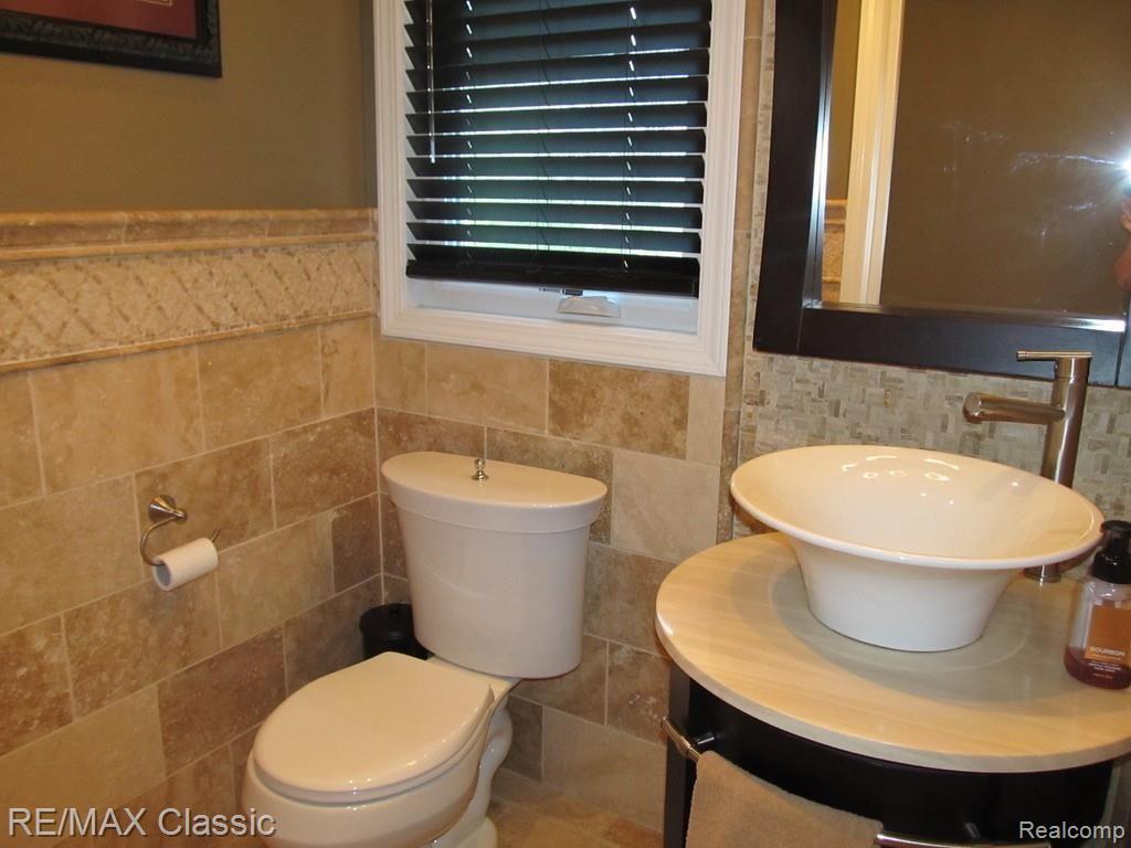 36755 Chesapeake Road Farmington, MI 48335 - Photo 15 of 36 UNADJUSTEDNONRAW_thumb_4a30.jpg