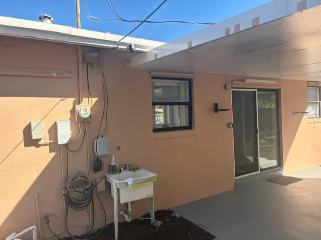 $400,000 | 830 Northeast 50th Court, Deerfield Beach, FL 33064