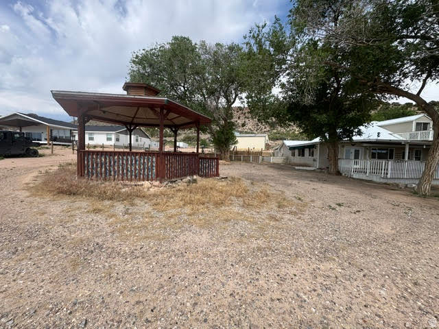 1124 Washam Road Green River, WY 82938 - Photo 10 of 35 Yard