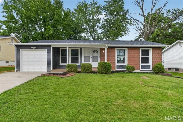 $209,900 | 11644 Altozano Lane, Florissant, MO 63033