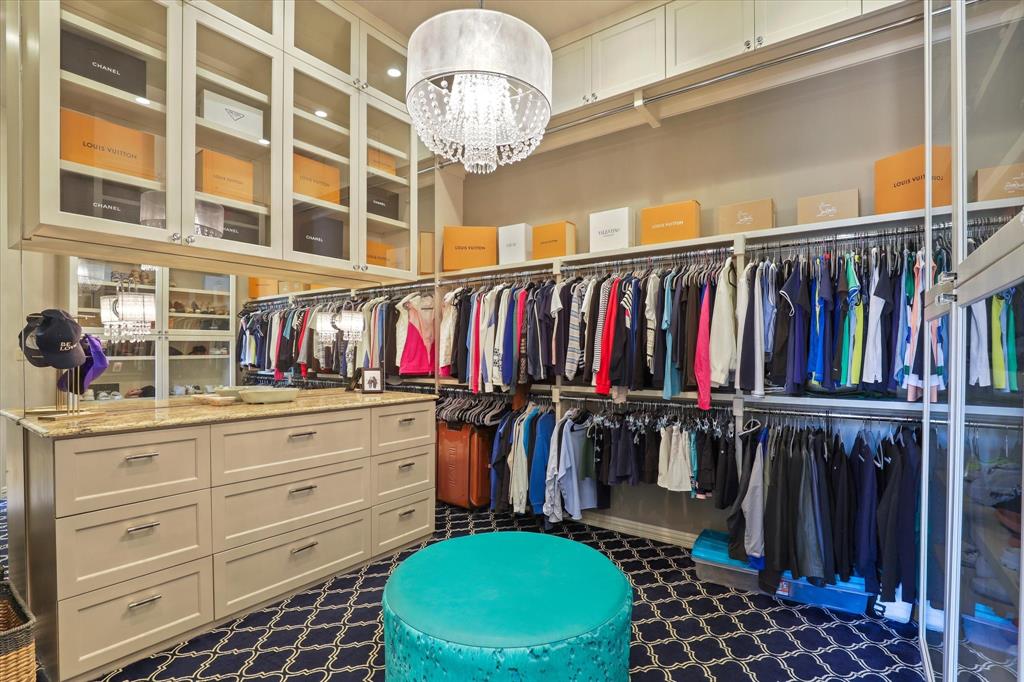 6512 Old Gate Road Plano, TX 75024 - Photo 29 of 40 One of the primary Bedroom closets.