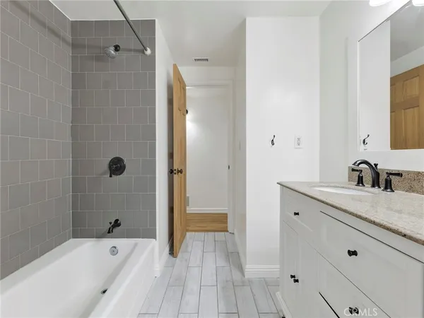 $5,500 | 10918 Reseda Boulevard, Porter Ranch, CA 91326