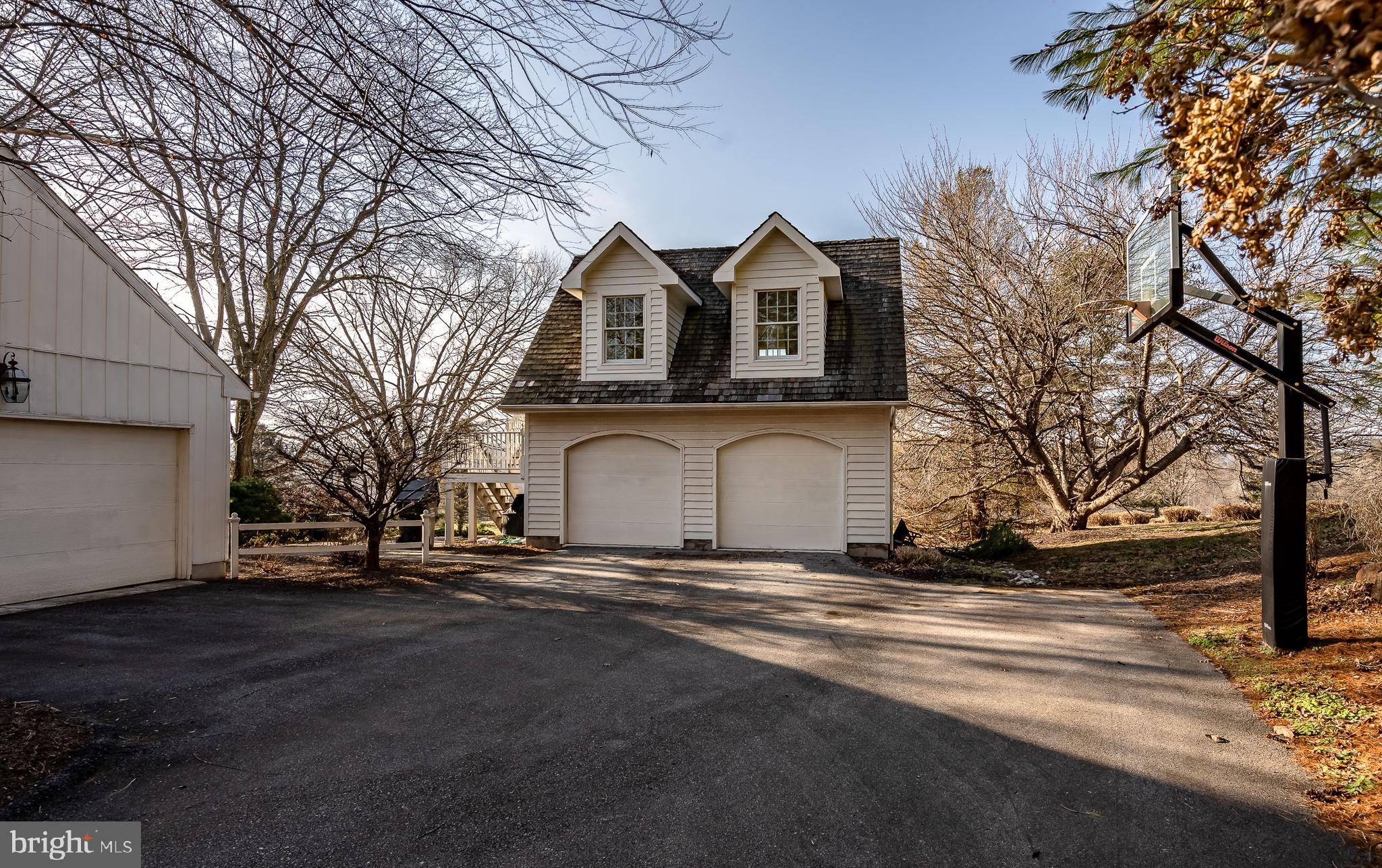 1111 Washington Ridge South West Chester, PA 19382 - Photo 2 of 33 Gallery Image 2