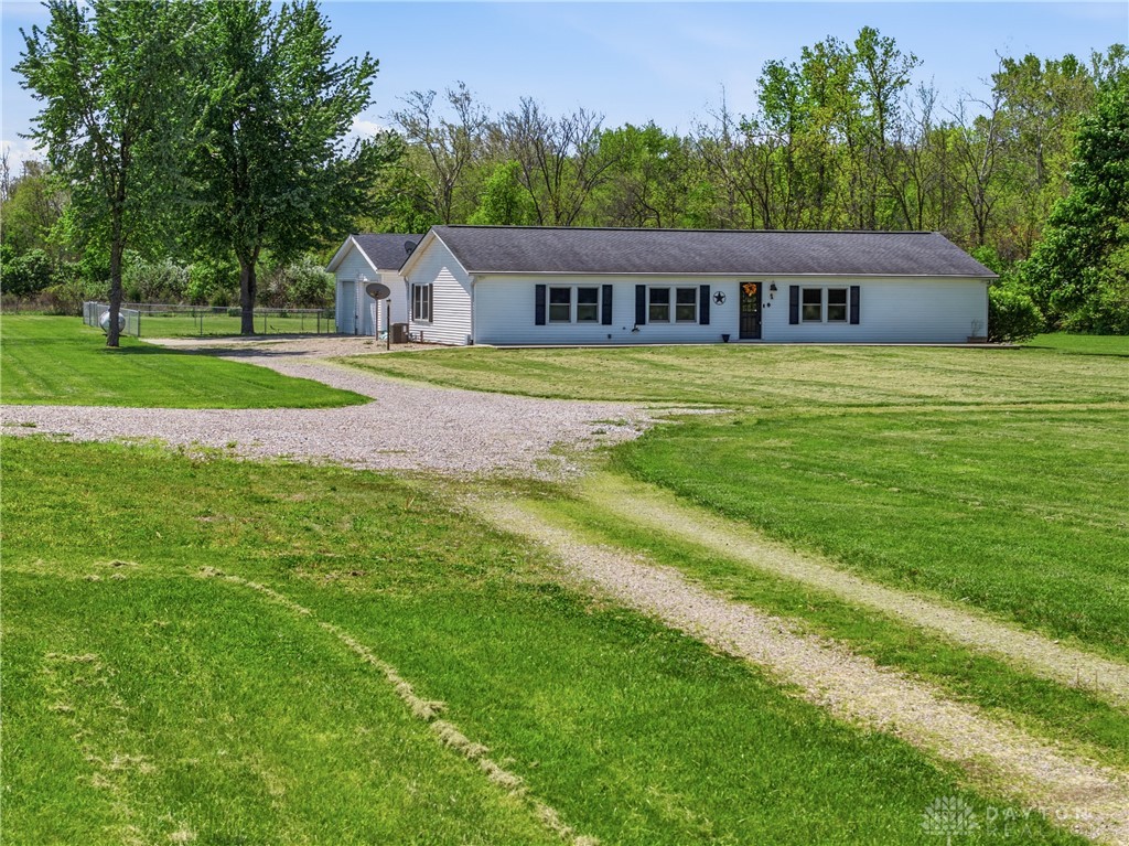 4590 Pyrmont Road Lewisburg, OH 45338 - Photo 4 of 85