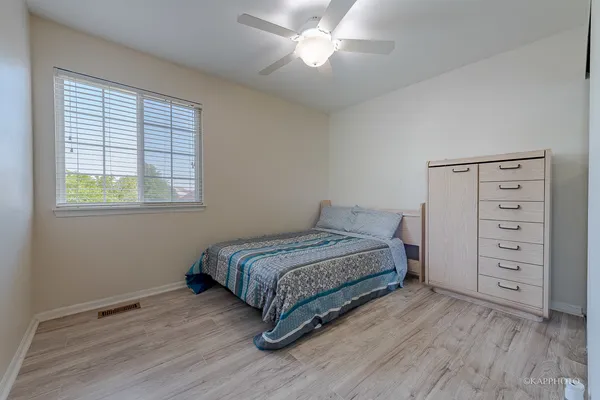 $3,200 | 2316 Periwinkle Court, Naperville, IL 60540