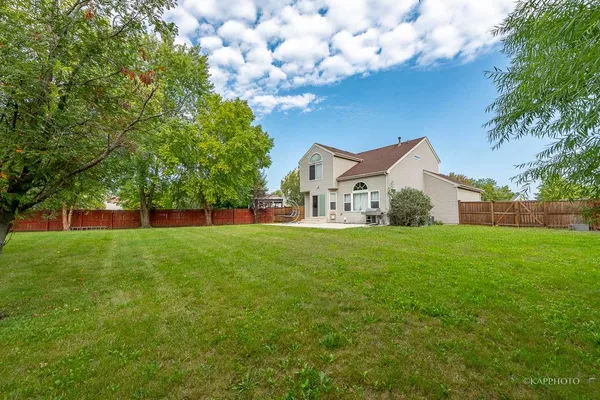 $3,200 | 2316 Periwinkle Court, Naperville, IL 60540