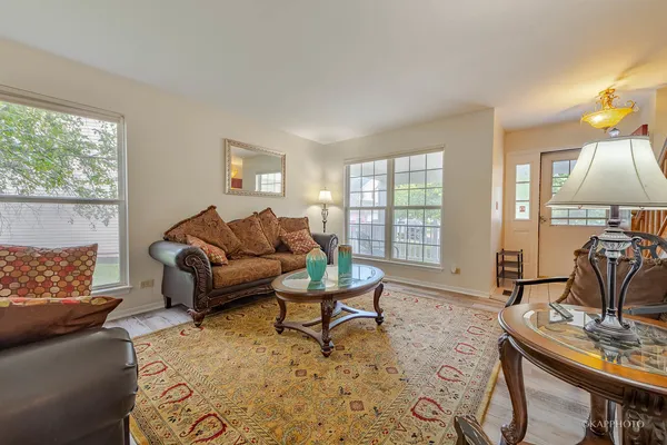 $3,200 | 2316 Periwinkle Court, Naperville, IL 60540