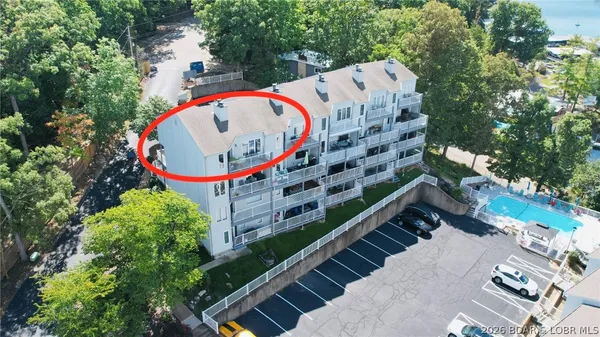 $276,000 | 33 Crow Court, Unit 2E, Lake Ozark, MO 65049