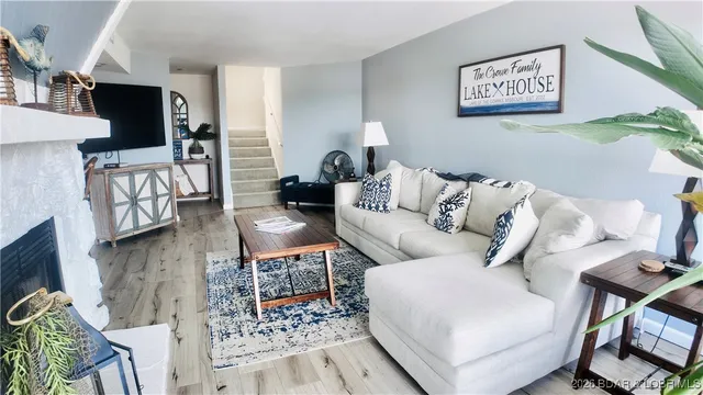 $279,000 | 33 Crow Court, Unit 2E, Lake Ozark, MO 65049