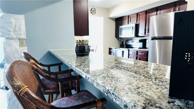 $279,000 | 33 Crow Court, Unit 2E, Lake Ozark, MO 65049