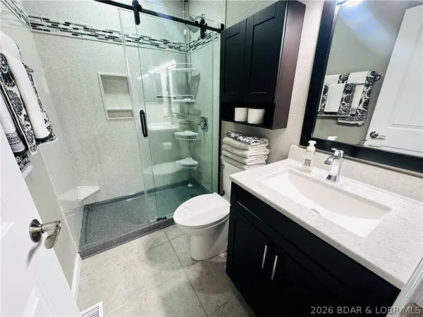 $275,000 | 33 Crow Court, Unit 2E, Lake Ozark, MO 65049