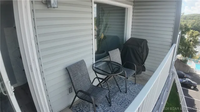 $279,000 | 33 Crow Court, Unit 2E, Lake Ozark, MO 65049