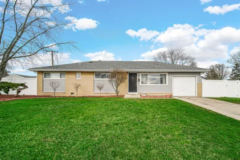 $387,500 | 310 Maricopa Lane, Hoffman Estates, IL 60169