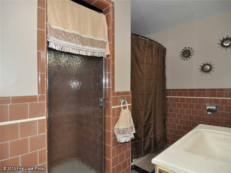 26 Chatham Road Cranston, RI 02920 - Photo 20 of 25 Master Bath/Spa.