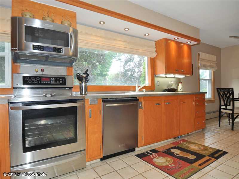 26 Chatham Road Cranston, RI 02920 - Photo 6 of 25 Kitchen.