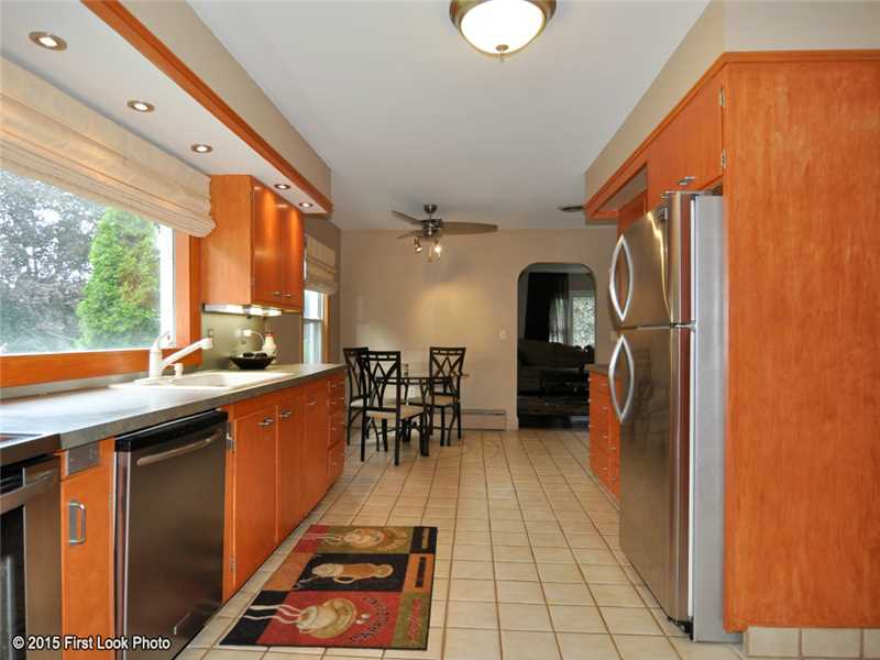 26 Chatham Road Cranston, RI 02920 - Photo 7 of 25 Kitchen.