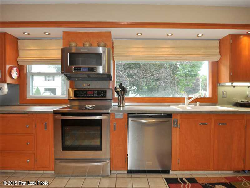 26 Chatham Road Cranston, RI 02920 - Photo 8 of 25 Kitchen.