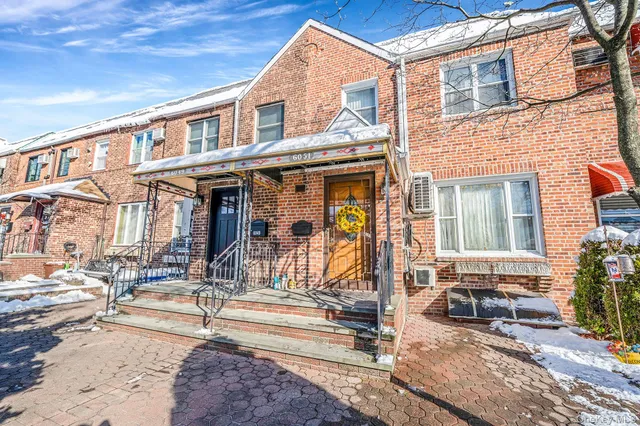 $910,000 | 60-51 71st Street | Maspeth