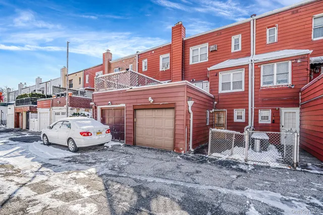 $910,000 | 60-51 71st Street | Maspeth