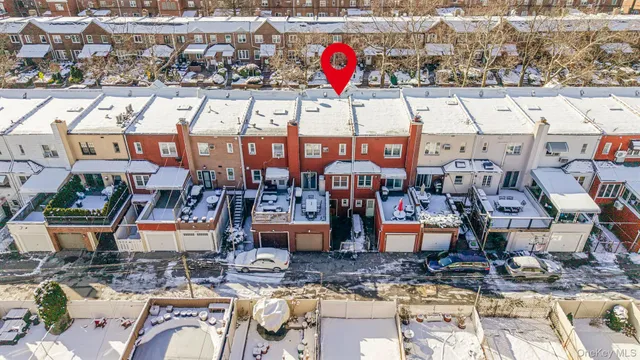 $910,000 | 60-51 71st Street | Maspeth