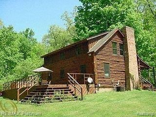 5312 Dutcher Road Howell, MI 48843 - Photo 2 of 3 BACK DECK