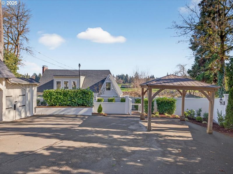10150 South Riverside Drive Portland, OR 97219 - Photo 43 of 48 Gallery Image 43