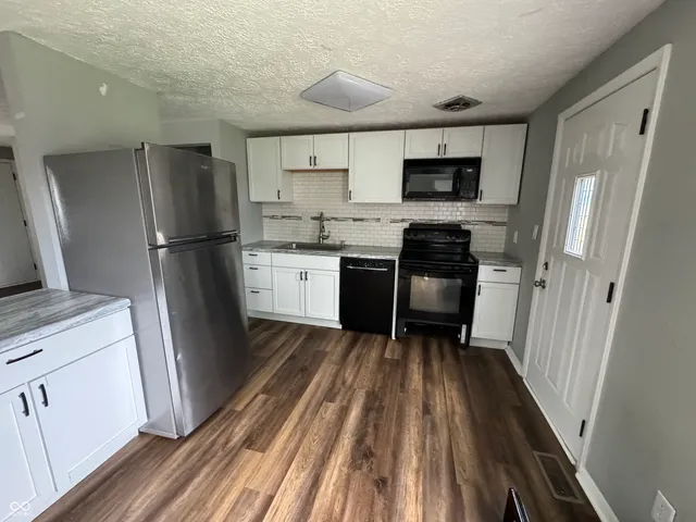 $1,650 | 5835 Pemberly Drive, Indianapolis, IN 46221