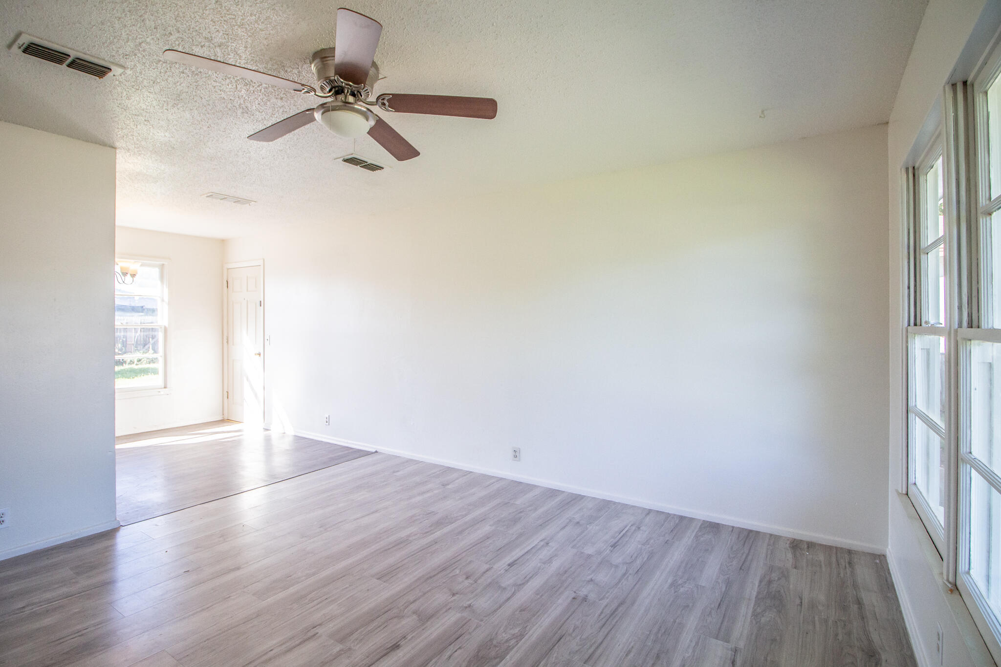 1921 73rd Street Lubbock, TX 79423 - Photo 4 of 13 IMG_1370