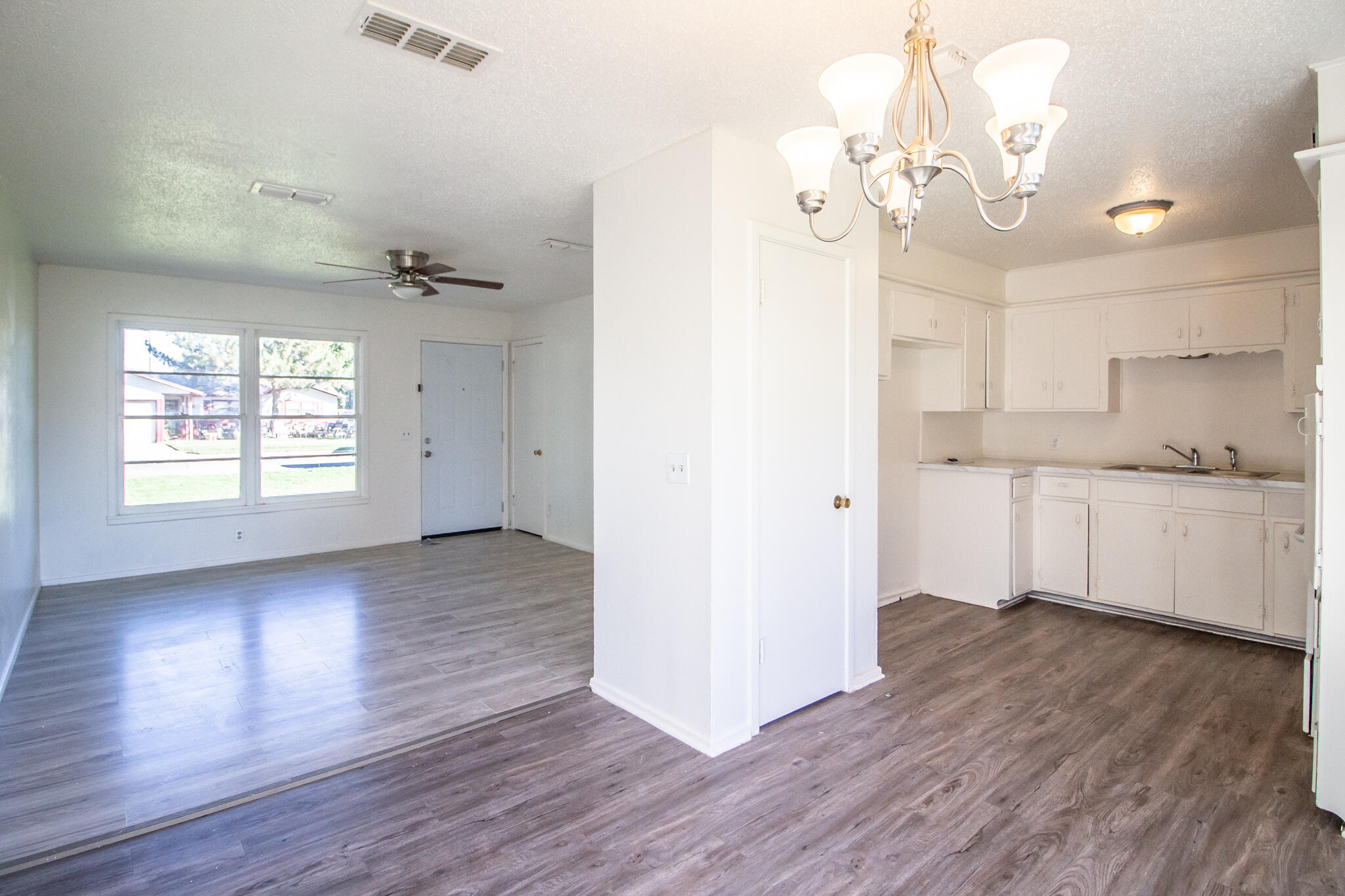 1921 73rd Street Lubbock, TX 79423 - Photo 8 of 13 IMG_1373