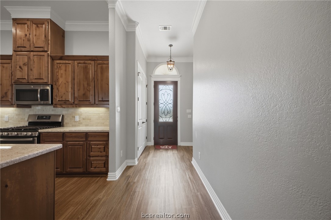 3114 Peterson Way Bryan, TX 77802 - Photo 5 of 36