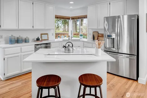 $1,525,000 | 3911 240th Place Southeast, Sammamish, WA 98029