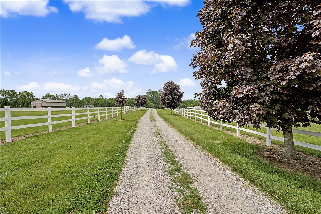 3787 Miller Road Springfield, OH 45502 - Photo 3 of 100