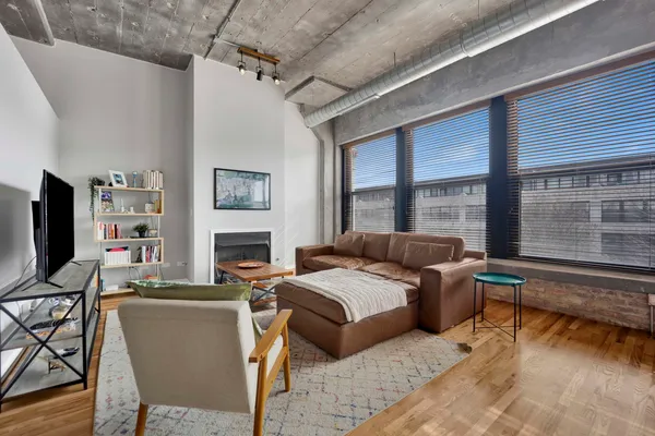 $429,999 | 1070 West 15th Street, Unit 349, Chicago, IL 60608