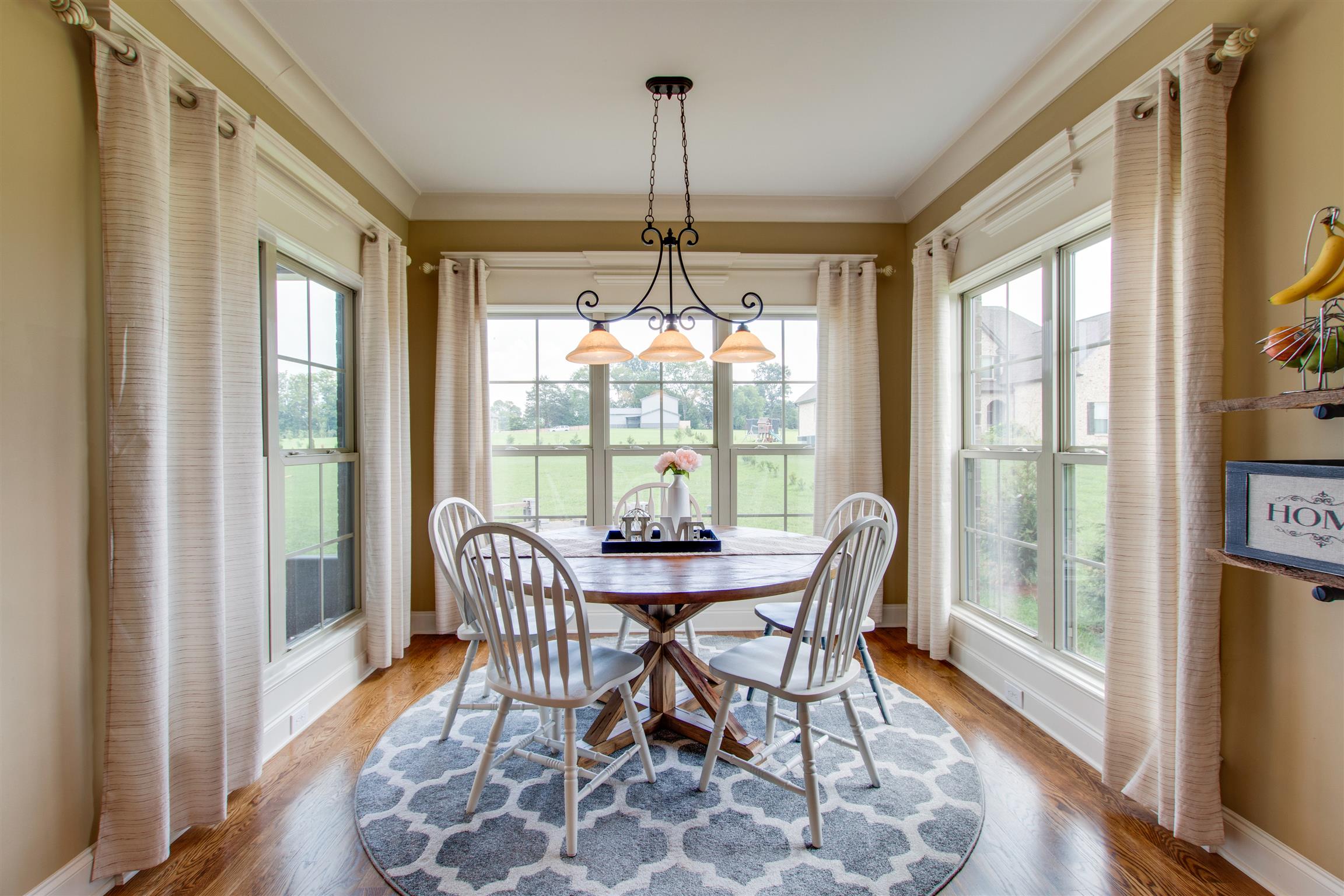 9610 Mona Road Murfreesboro, TN 37129 - Photo 11 of 30 Adorable breakfast room/nook area!