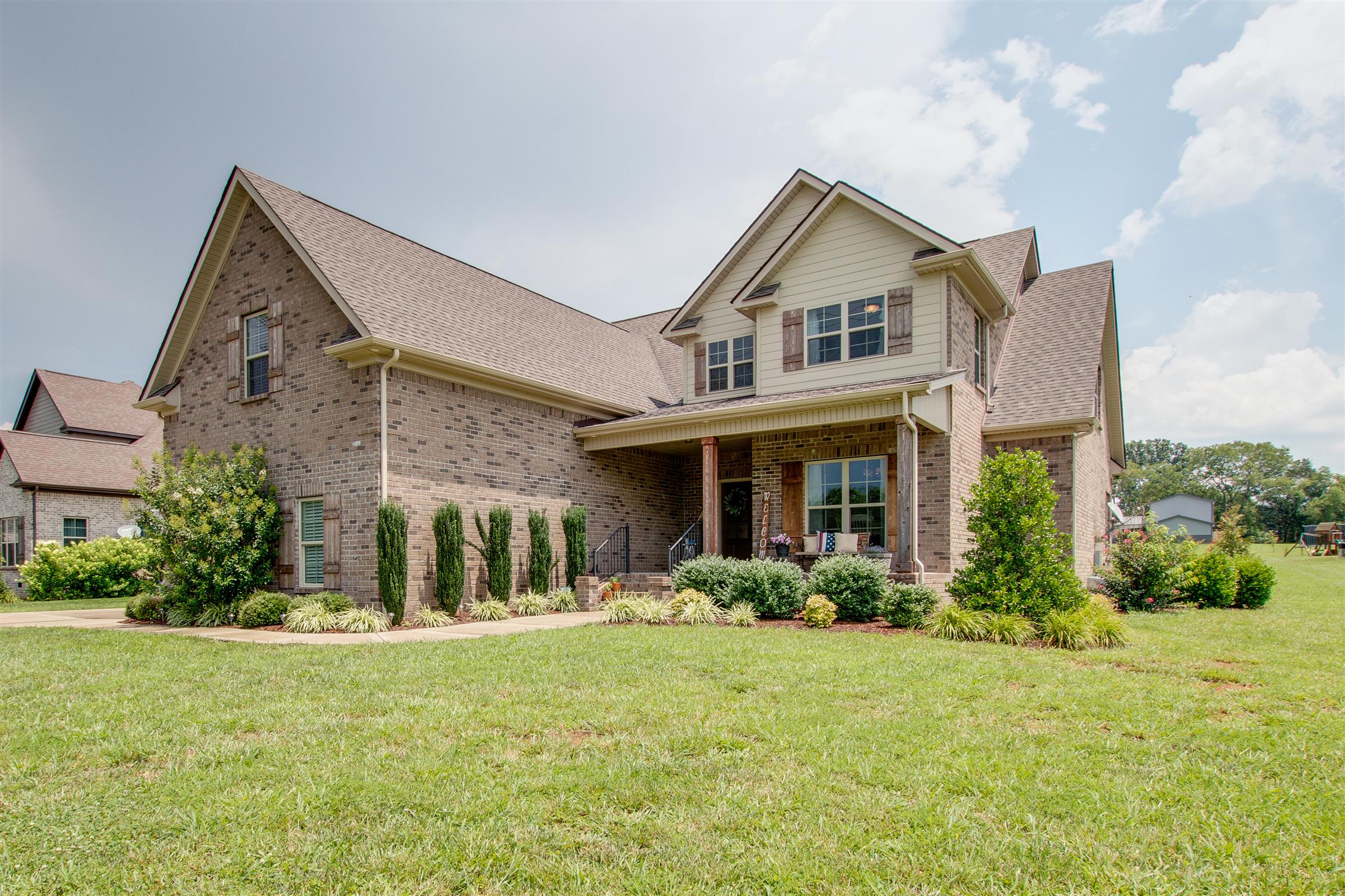9610 Mona Road Murfreesboro, TN 37129 - Photo 3 of 30 This gorgeous brick home sits on 0.73 acres!
