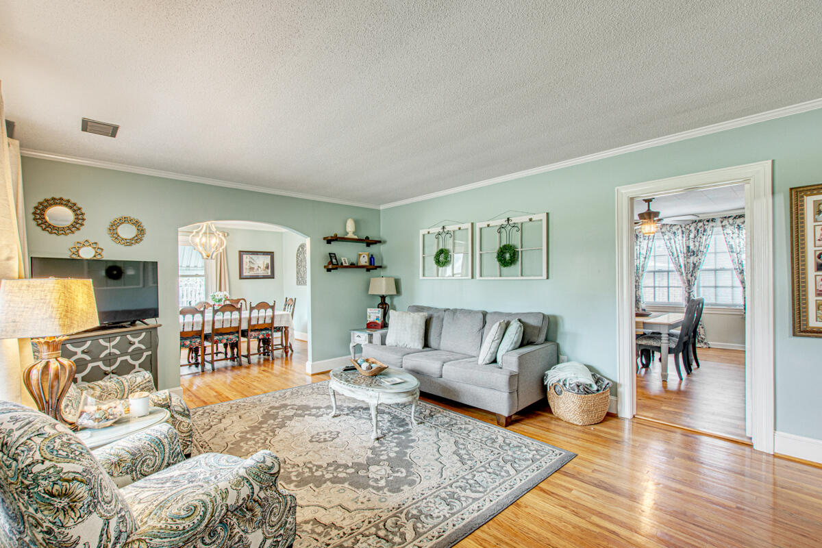 192 Old Parsonage Road Summerville, SC 29483 - Photo 8 of 51 04 F2