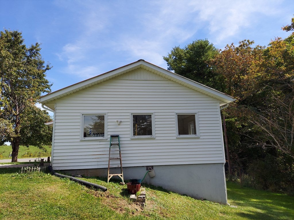 609 Windmill Road Galax, VA 24333 - Photo 3 of 47 Gallery Image 3