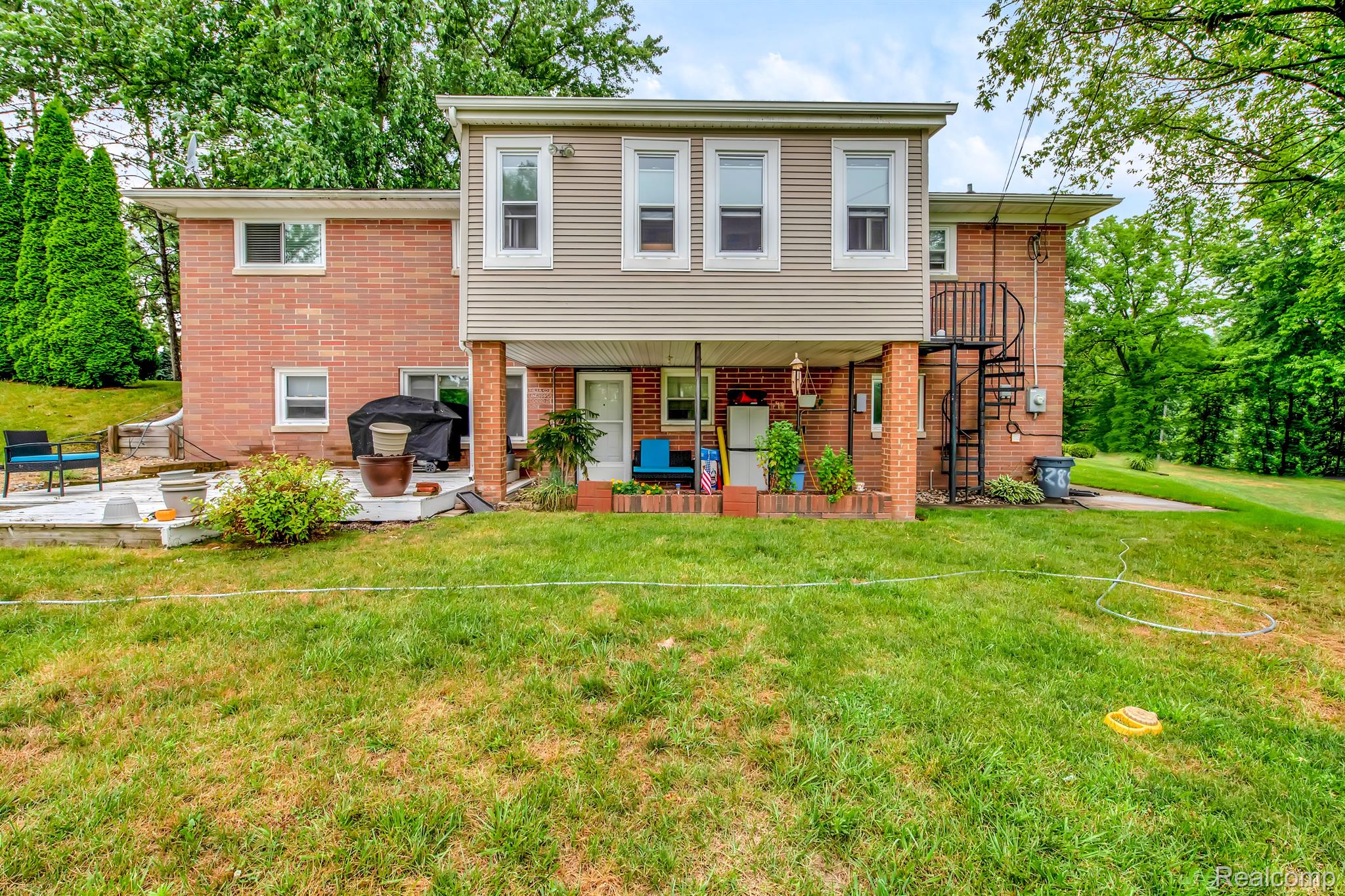 8963 Crane Road Milan, MI 48160 - Photo 4 of 40 Gallery Image 4