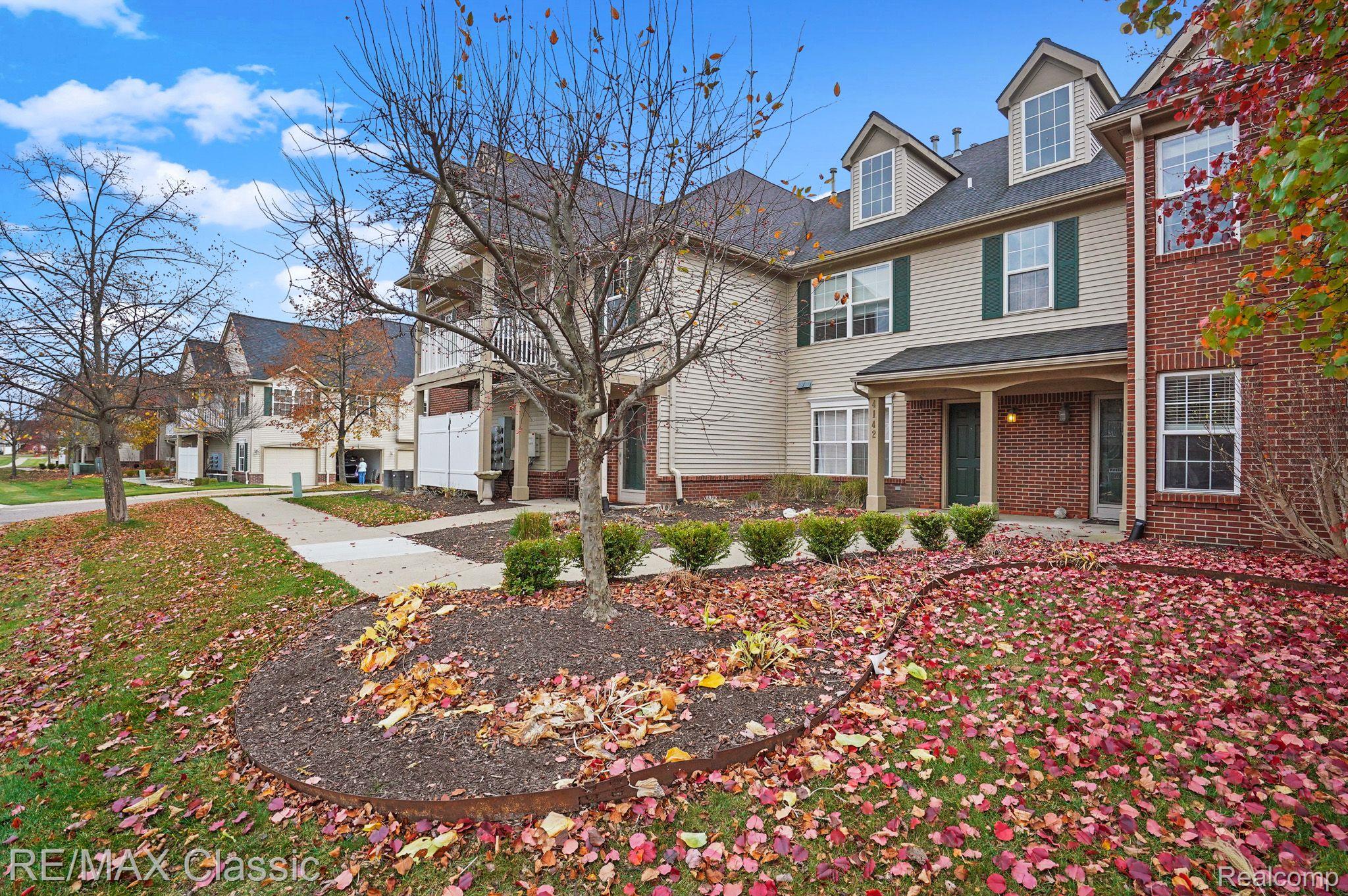4142 Hampton Ridge Boulevard Howell, MI 48843 - Photo 4 of 21 Gallery Image 4