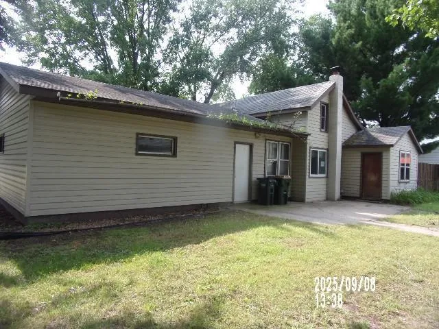 $127,900 | 113 Fourth Street Southwest, Melrose, MN 56352