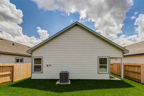 $305,000 | 6463 Escondido Drive, Rosharon, TX 77583