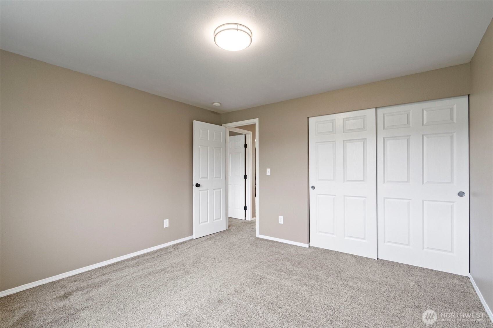 140 Garrett Loop Chehalis, WA 98532 - Photo 28 of 38 a view of an empty room and a window