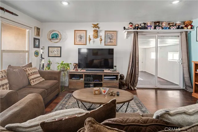 $415,000 | 43848 Fern Avenue, Lancaster, CA 93534