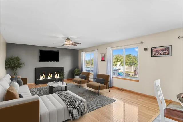 $440,000 | 1514 Spring Oaks Drive, Joliet, IL 60431